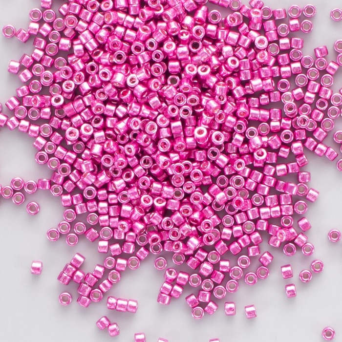 Бисер стекло 11/0  Бисер стекло 11/0 "Цилиндр. Фуксия глянец" 10 гр