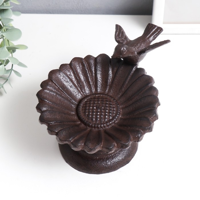 Сувенир чугун подставка Сувенир чугун подставка "Птица на ромашке" 10х17х13 см