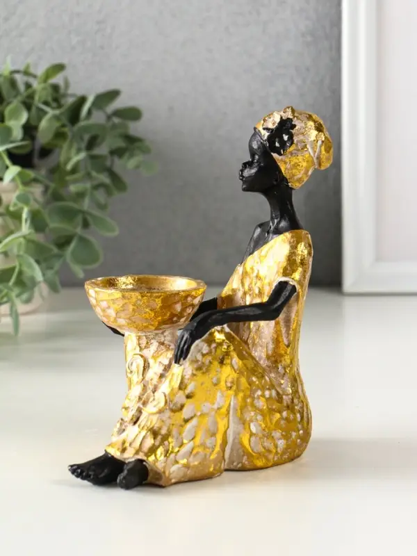 Подсвечник полистоун Подсвечник полистоун "Африканка в золотом платье с цветами" d=4,5 см 10,5х12х16 см