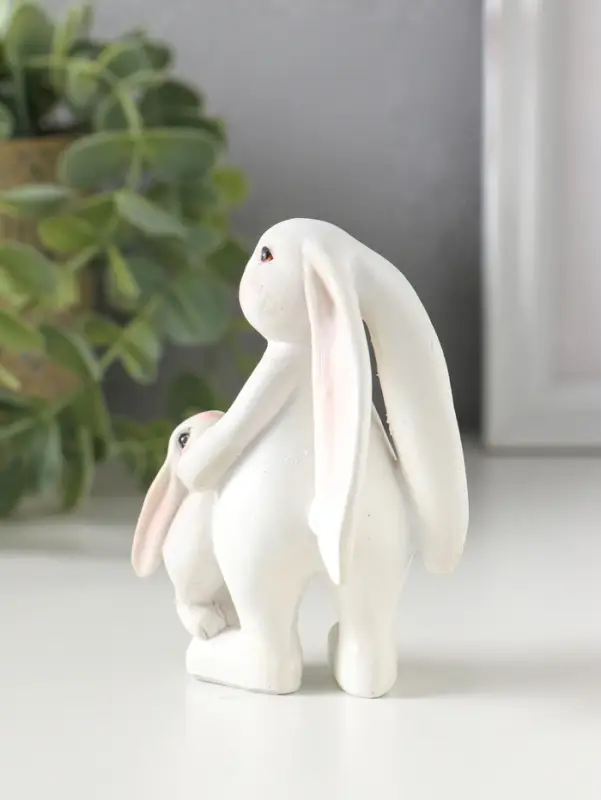 Сувенир полистоун "Заяц с зайчонком - возьми на ручки" 6,5х4х8,5 см