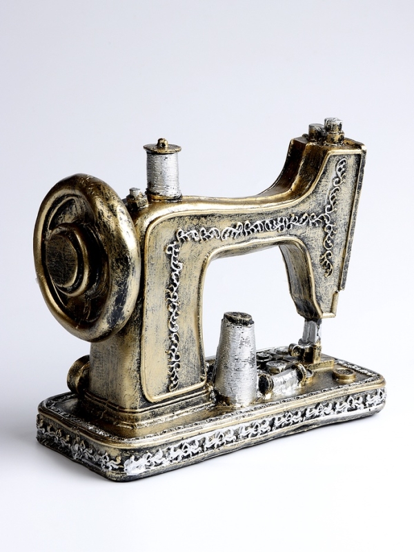 Часы настольные интерьерные, «Швейная машинка», на батарейках, 23.5×10.5×20 см, d-5.5 см Часы настольные интерьерные, «Швейная машинка», на батарейках, 23.5×10.5×20 см, d-5.5 см