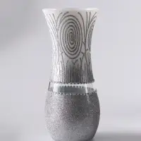 Ваза «Соблазн», волна, h=25.5 см, стекло, бело-серебристая Ваза «Соблазн», волна, h=25.5 см, стекло, бело-серебристая