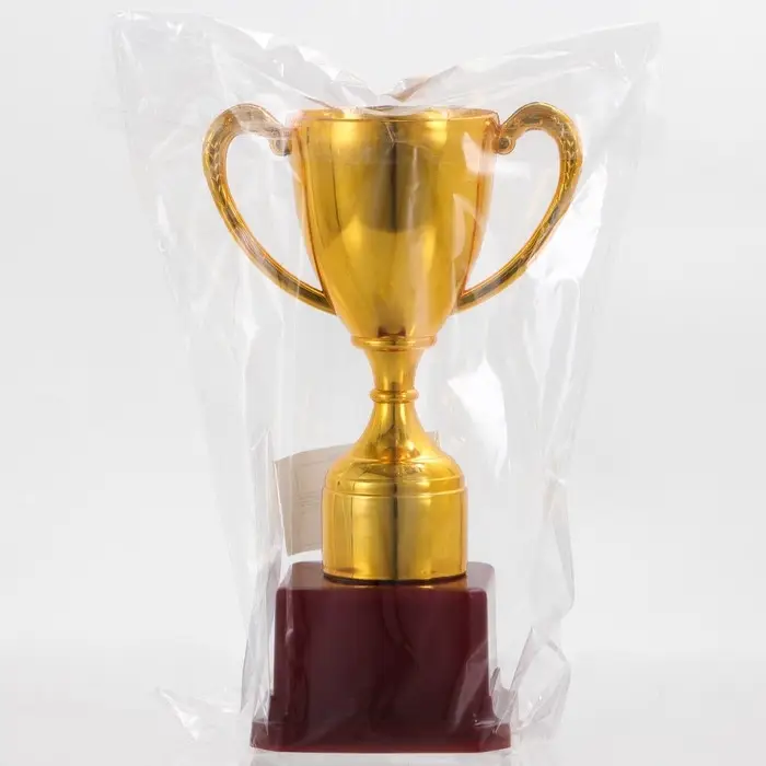 Кубок 113, наградная фигура, золото, подставка пластик, 17.7 см