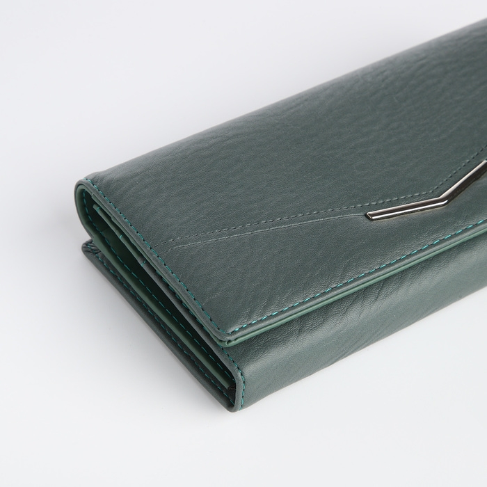 Кошелёк женский на магните, цвет зелёный