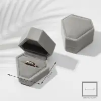 Футляр под серьги, кольцо &laquo;Кристалл&raquo;, бархатный, 6.5&times;6.4 см, серый