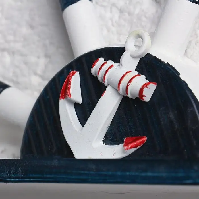 Вешалка настенная &laquo;Штурвал&raquo;, крючки декоративные, 3 крючка на панно, бело-синяя, 45&times;28&times;5 см