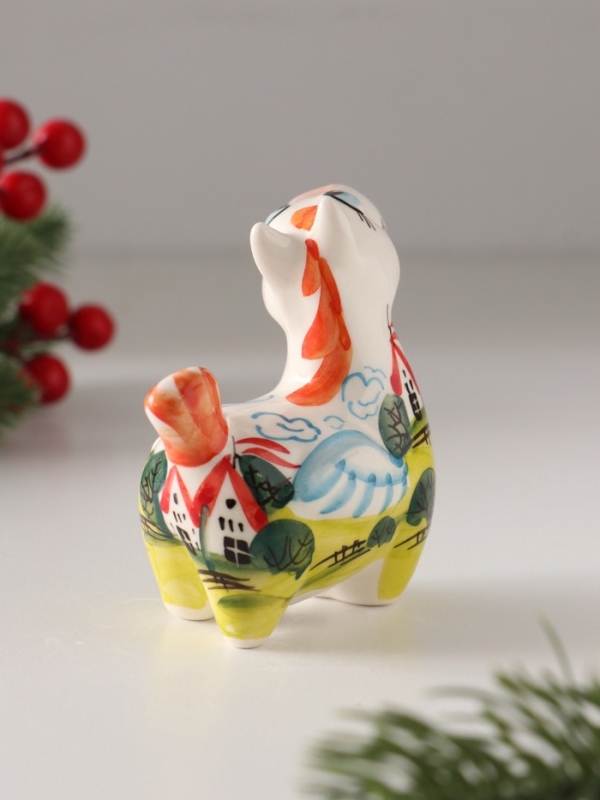 Статуэтка фарфоровая Статуэтка фарфоровая "Конь Пегас Город" /авторскмя роспись О.Огородникова/, 8 см