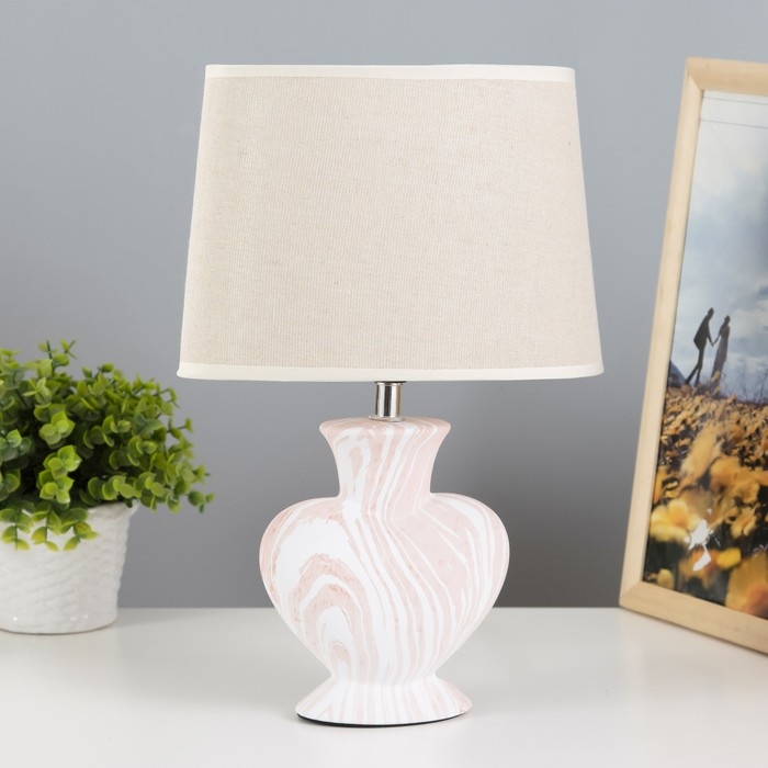 Настольная лампа Настольная лампа "Хертц" E14 40Вт белый-бежевый 23х15х34 см RISALUX