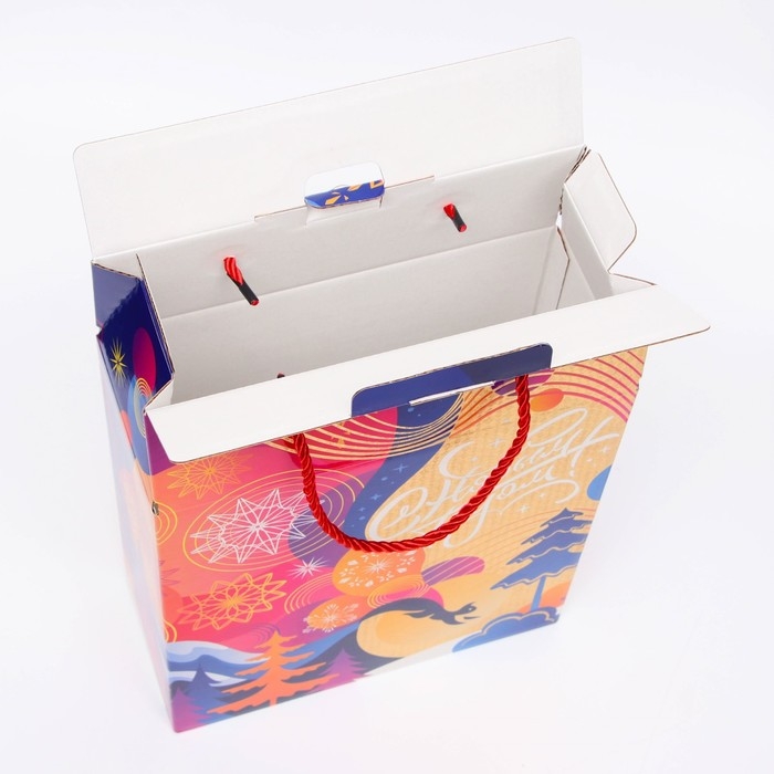 Новый год. Подарочная коробка новогодняя Чудолесье многоуровневое тиснение фольгой 23 х 10 х 33 см. Новый год. Подарочная коробка новогодняя Чудолесье многоуровневое тиснение фольгой 23 х 10 х 33 см.