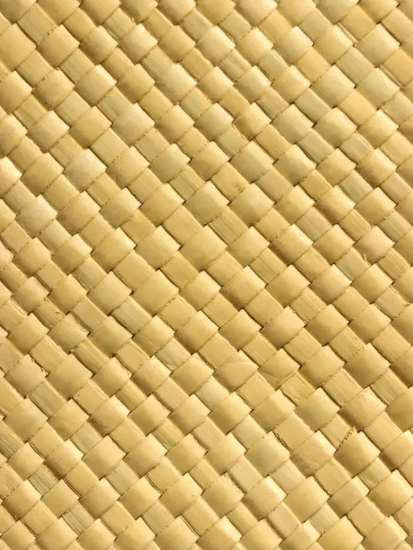 Сумка плетёная из пандана, 23×14×35 см, бежево-чёрная