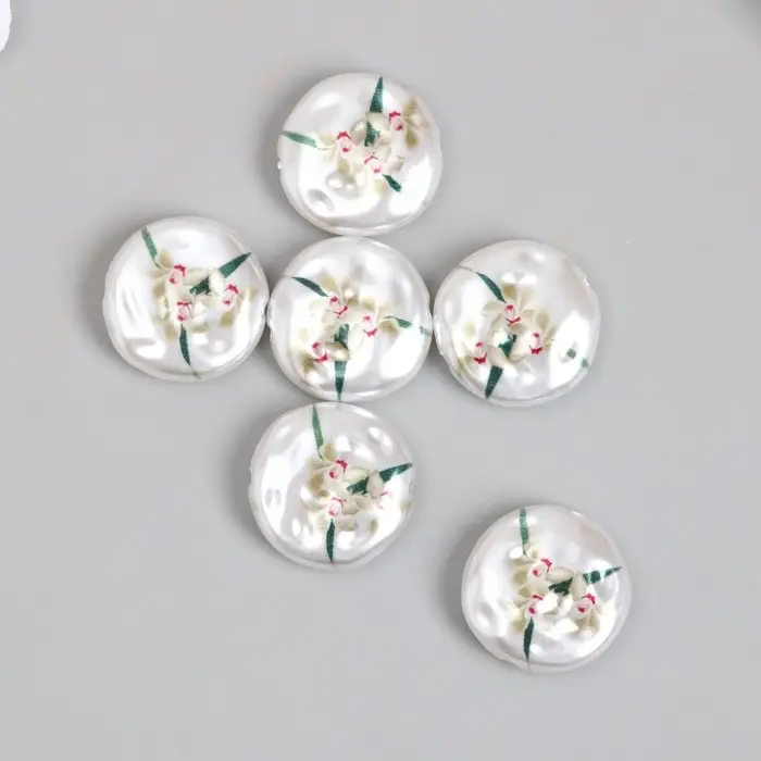 Бусина для творчества пластик "Жемчужный плоский круг с орхидеями" 0,5х1,6х1,6 см