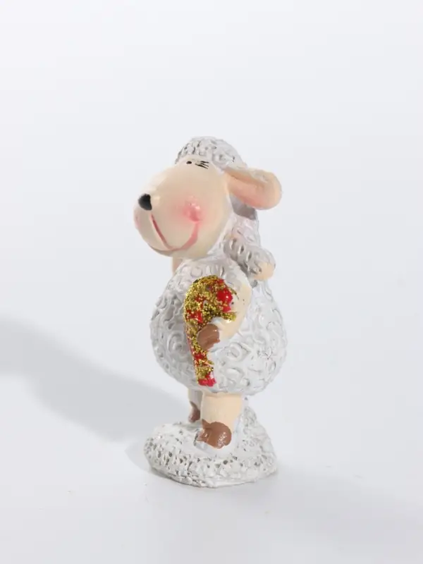 Фигурка полистоун &laquo;Овечка Бяша с подарком&raquo;, 2.5&times;2.5&times;4 см. МИКС