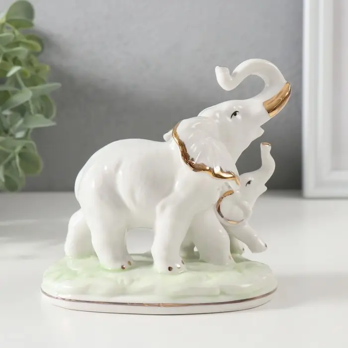 Фигурка керамика &laquo;Прогулка слона и слонёнка&raquo;, белый с золотом, 12.2&times;12.7&times;7.2 см