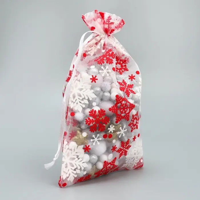 Мешочек подарочный органза «Новогодний танец», снежинки, 16 х 24 см +/- 1.5 см Мешочек подарочный органза «Новогодний танец», снежинки, 16 х 24 см +/- 1.5 см
