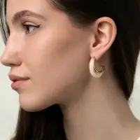 Серьги большие &laquo;Стиль. Полукольцо&raquo;, акрил, белые в золоте