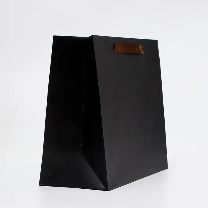 Пакет подарочный ламинированный горизонтальный &laquo;Черный&raquo;, ML 27&times;23&times;11.5 см