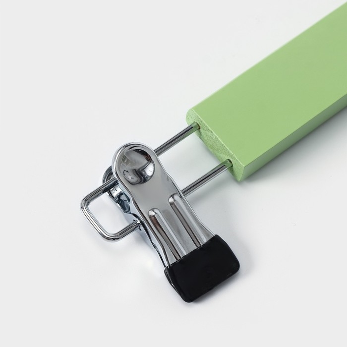 Вешалки для брюк и юбок LaDо́m Brillant, 28×12×2,3 см, 2 шт, деревянные, с зажимами, цвет фисташковый Вешалки для брюк и юбок LaDо́m Brillant, 28×12×2,3 см, 2 шт, деревянные, с зажимами, цвет фисташковый