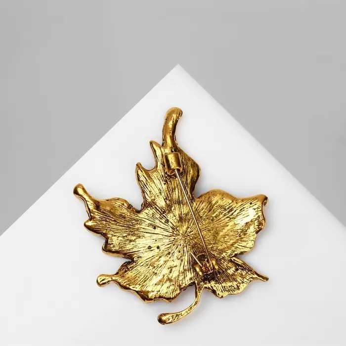 Брошь «Лист» кленовый, цвет коричневый в чернёном золоте Брошь «Лист» кленовый, цвет коричневый в чернёном золоте