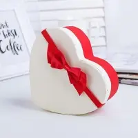 Набор подарочных коробок сердце 3 в 1, алый - белый 21&times;19&times;9 - 15.5&times;14&times;6 см