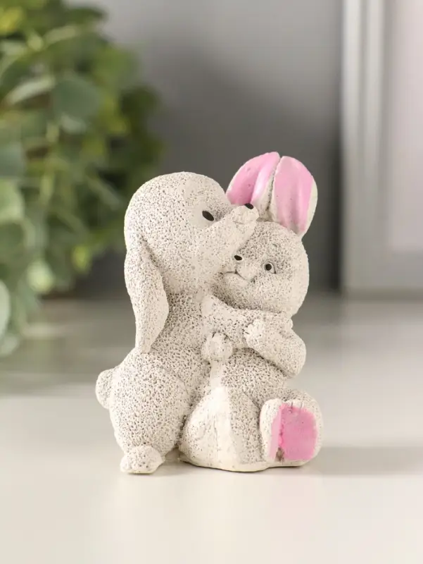 Статуэтка "Кролики обнимаются" 7х5х4,5 см,  цвет серый