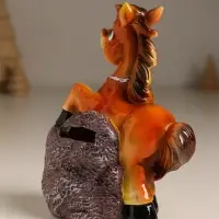 Копилка полистоун "Коняшка на камешке с цветком" 10х6х12,5 см