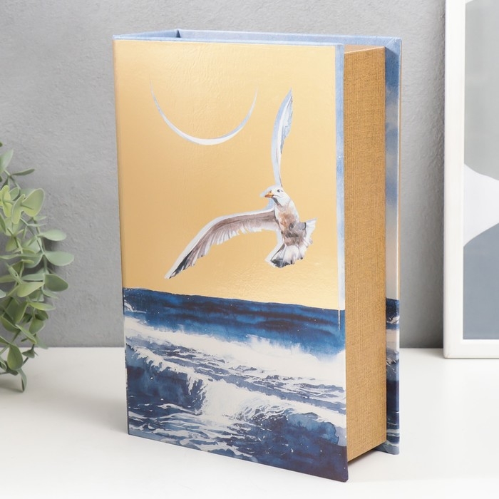 Сейф-книга дерево кожзам  Сейф-книга дерево кожзам "Чайки и море. Золото" 27х18х7 см
