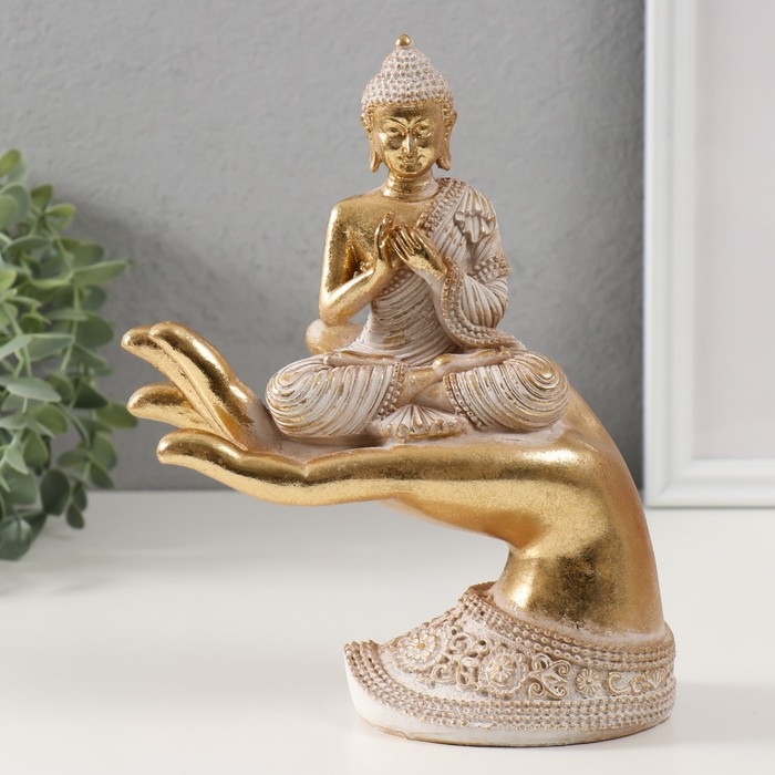 Сувенир полистоун Сувенир полистоун "Будда в белом одеянии. На ладони" 9х16,5х22,5 см