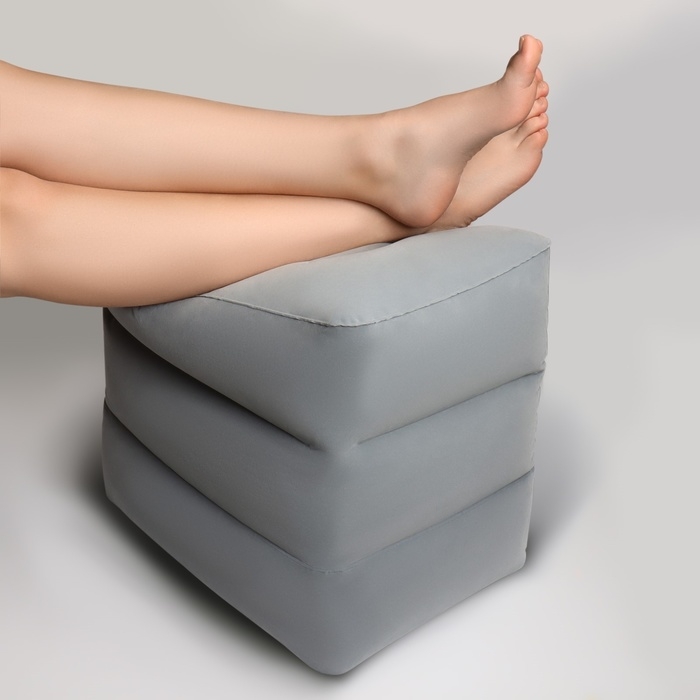 Подушка надувная, 40 × 30 × 45 см, в чехле, цвет серый Подушка надувная, 40 × 30 × 45 см, в чехле, цвет серый