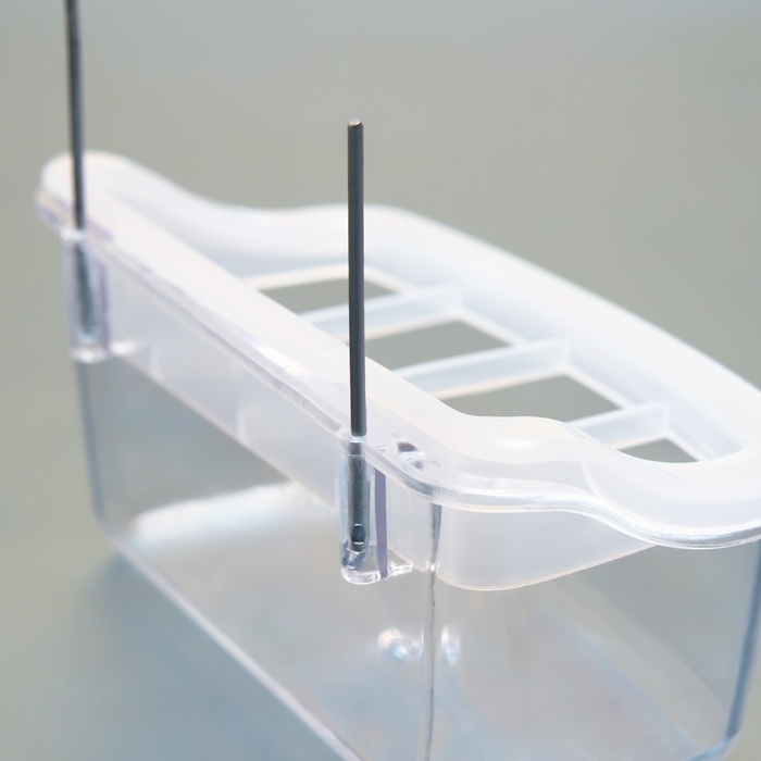 Кормушка для птиц внутренняя прозрачная с разделителем 11,7 х 5,5 х 6,3 см Кормушка для птиц внутренняя прозрачная с разделителем 11,7 х 5,5 х 6,3 см