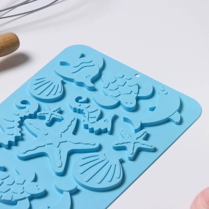 Форма для кондитерских украшений Доляна «Морская история», силикон, 23×16×0,5 см, 13 ячеек, цвет голубой Форма для кондитерских украшений Доляна «Морская история», силикон, 23×16×0,5 см, 13 ячеек, цвет голубой