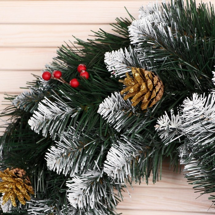 Новогодний венок  Новогодний венок "Интерьерный белоснежный"шишка золото + ягода 50 см