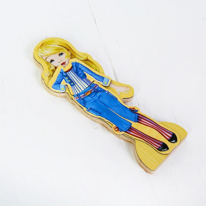 Игра на магнитах «Модные девчонки», 63 элемента одежды + 4 куклы Игра на магнитах «Модные девчонки», 63 элемента одежды + 4 куклы