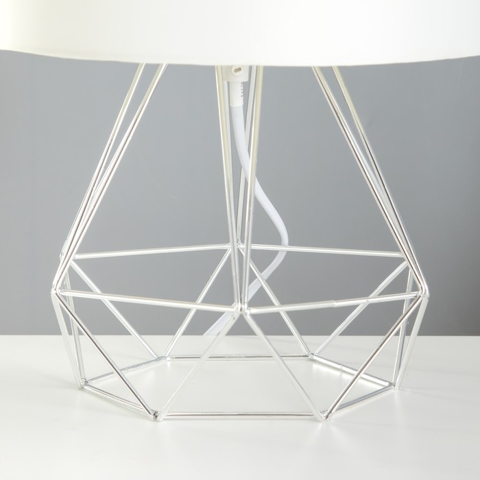 Настольная лампа "Эндис" Е27 бело-серебристый 25х25х40 см RISALUX