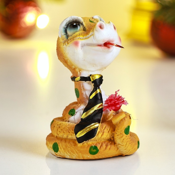 Новый год. Символ 2025. Фигура  Новый год. Символ 2025. Фигура "Змейка в галстуке" 4х4х6см, цветная