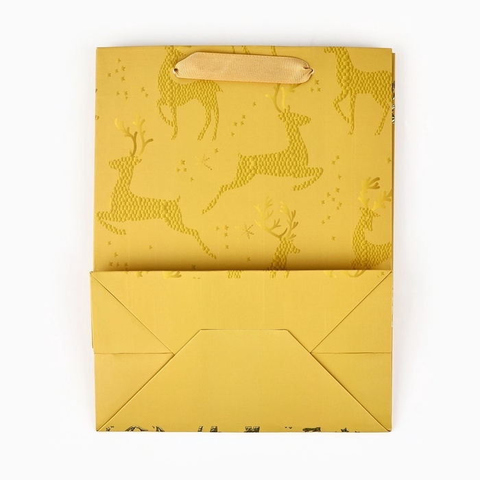 Пакет подарочный новогодний ламинированный «Олени», MS 23 x 18 х 10 см Пакет подарочный новогодний ламинированный «Олени», MS 23 x 18 х 10 см