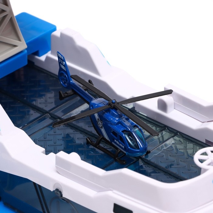 Парковка &laquo;Полицейский катер&raquo;, свет и звук