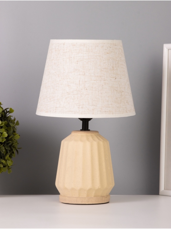 Лампа настольная Лампа настольная "Грани" 1х40Вт Е27 бежевый 20х20х31см МОДЕЛЬ: