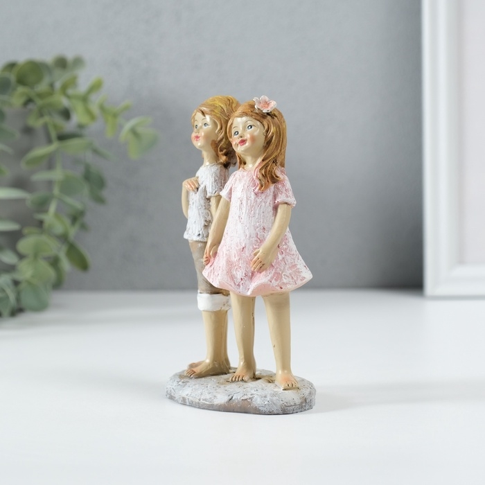 Сувенир полистоун  Сувенир полистоун "Мальчик с девочкой - дружба" 7,5х4,5х13 см