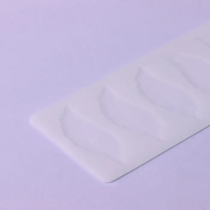 Форма для шоколада &laquo;Листочки&raquo;, силикон, 6 ячеек, 22&times;9&times;0.3 см, прозрачная