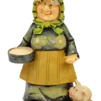Садовая фигура из полистоуна &laquo;Бабушка с поросенком&raquo;, 12&times;11&times;21 см