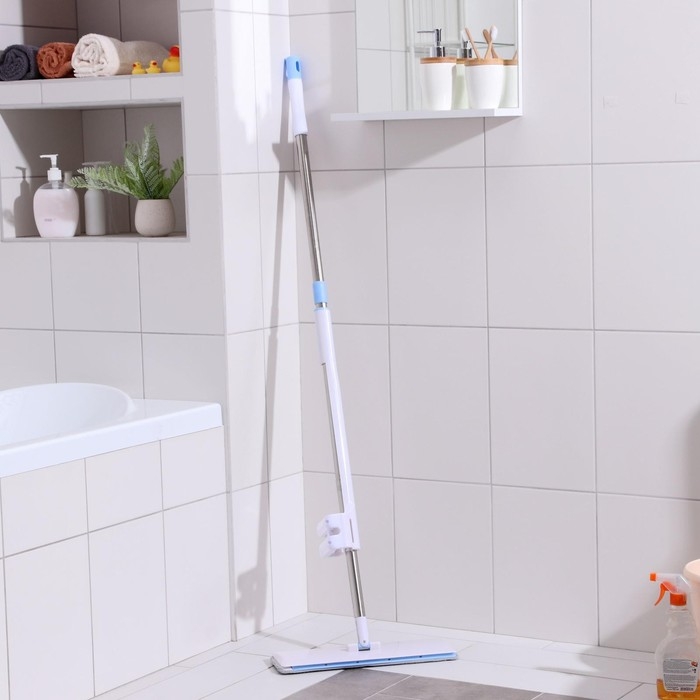 Швабра с отжимом и щёткой, 2 насадки из микрофибры 38×12 см, стальная ручка 136 см Швабра с отжимом и щёткой, 2 насадки из микрофибры 38×12 см, стальная ручка 136 см