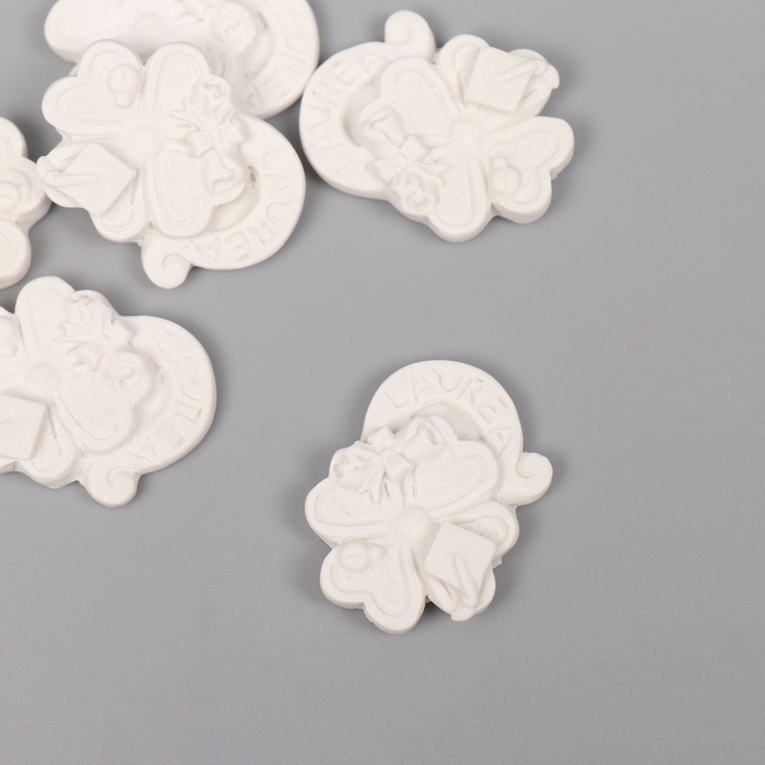 Декор для творчества полистоун Декор для творчества полистоун "Клевер на удачу" белый набор 6 шт 2,2х3 см