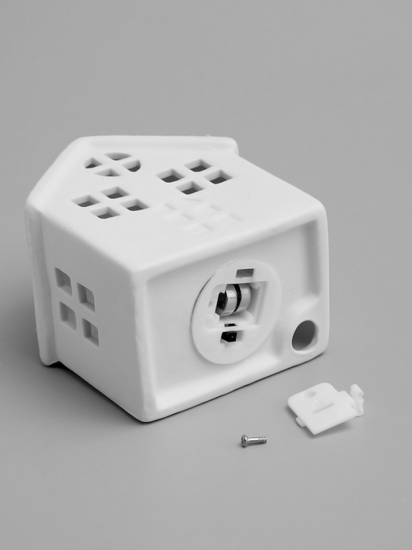 Светодиодная фигура Светодиодная фигура "Домик с круглым окном" 7.7х5.7х10.2 см, 1 LED, LR44x3(в комп.), свечение тёплое белое