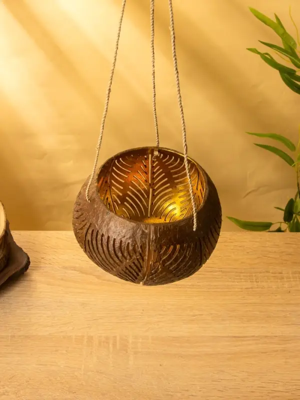 Подсвечник подвесной из кокоса, 13-17 см, коричневый Подсвечник подвесной из кокоса, 13-17 см, коричневый