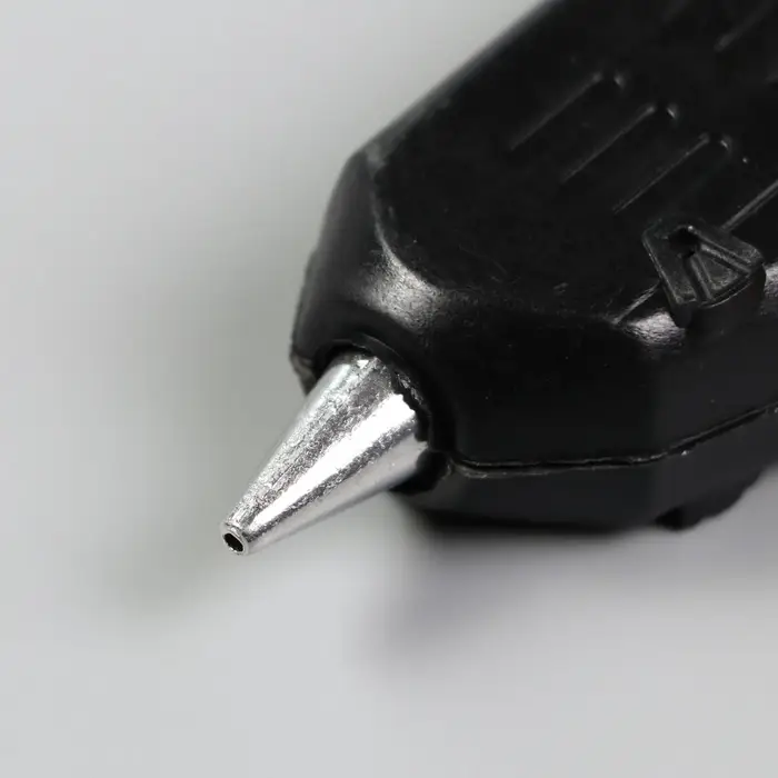 Клеевой пистолет 12&times;10.5 см питание: сетевой, диаметр стержня - 7 мм