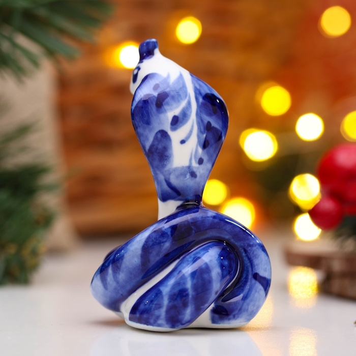 Сувенир Сувенир "Змей Узелок" 8,5х5,5 см, гжель