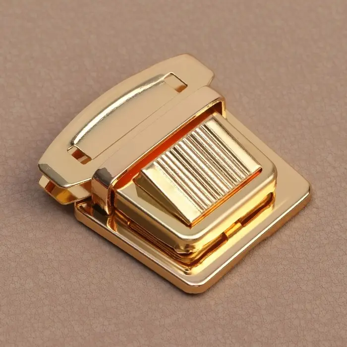 Застёжка для сумки, 3.5×3.8 см, цвет золотой Застёжка для сумки, 3.5×3.8 см, цвет золотой