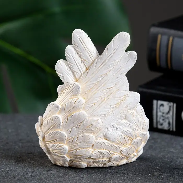 Фигура "Ангел в крыльях спит" позолота, 9х7х4см