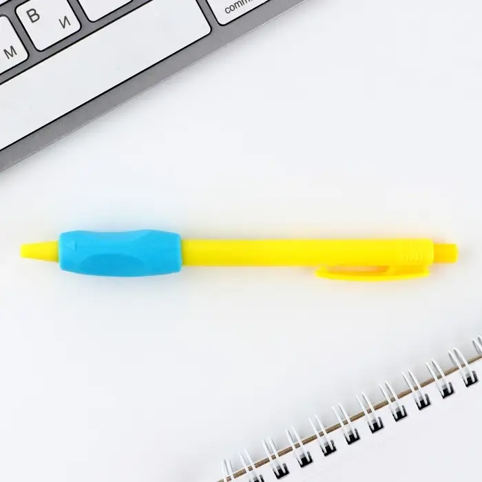 Ручка шариковая синяя паста 0.5 мм ArtFox Study тренажер для письма Ручка шариковая синяя паста 0.5 мм ArtFox Study тренажер для письма