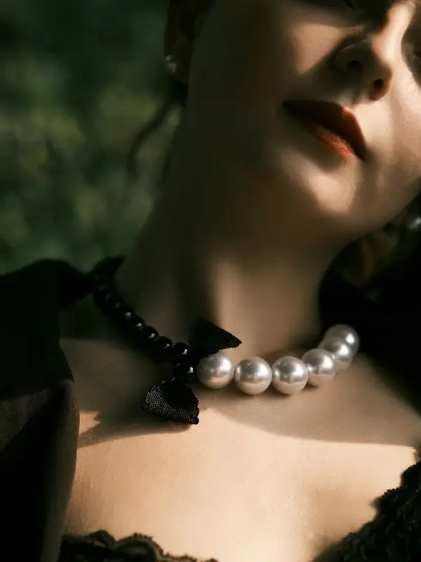 Бусы &laquo;Бантик&raquo;, крупный жемчуг, шар №12-18, черно-белые, 41 см